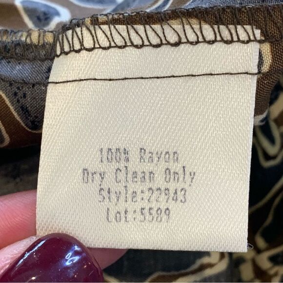 Ilyse Hart LTD Animal Print‎ Sleeveless Blouse Size Medium - Picture 6 of 8